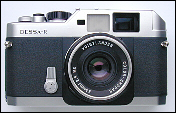 Voigtl�nder Bessa-R (front view)